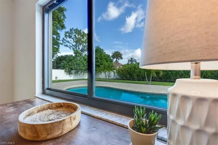49  Willoughby  DR, Naples, FL 34110