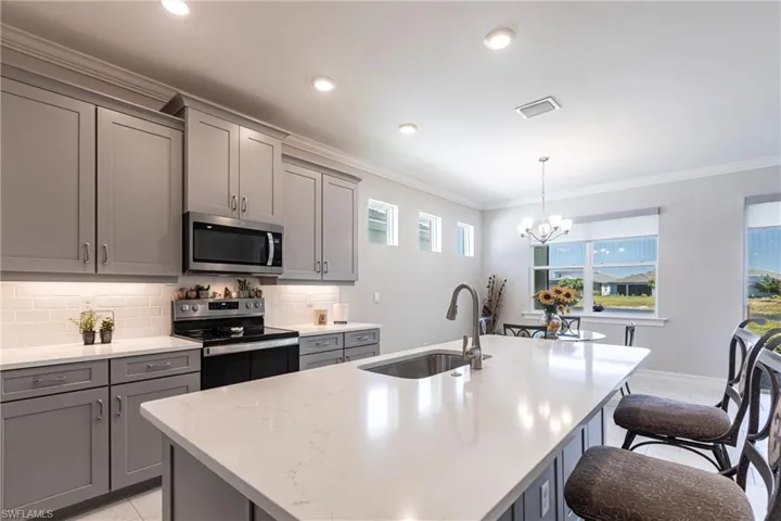 Back Splash~ Ample Counter Space