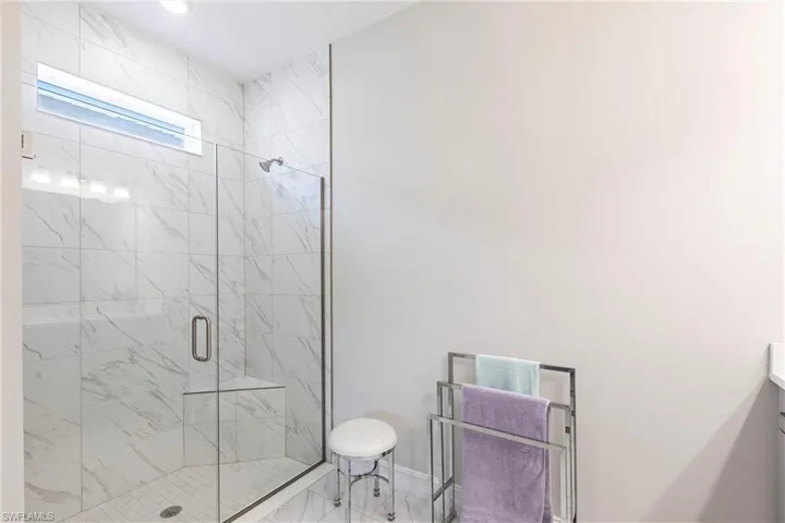 Master En Suite~ Walk-in Shower