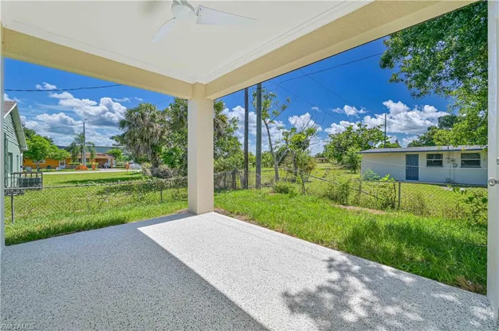 View of terrace with ceiling fan