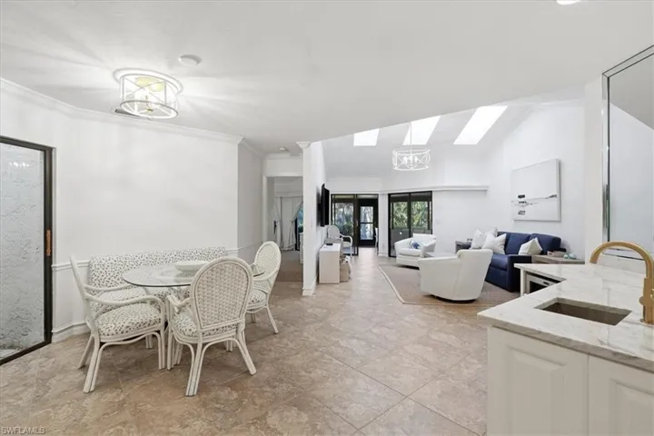 91 Cypress View Dr C77, Naples, Florida 34113
