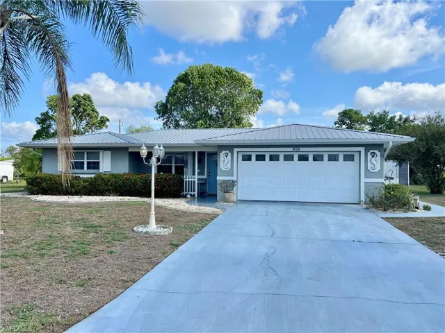 405 Parkside St, Lehigh Acres, Florida 33936