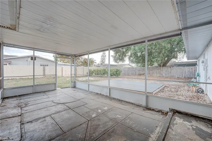 220 Punta Alta Ct, Lehigh Acres, Florida 33936
