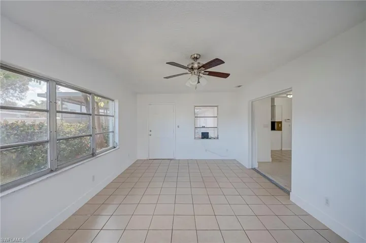 220 Punta Alta Ct, Lehigh Acres, Florida 33936