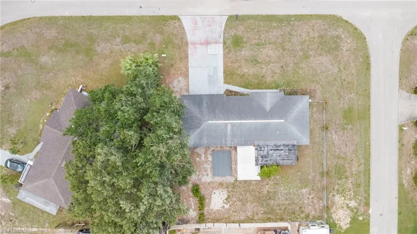 220 Punta Alta Ct, Lehigh Acres, Florida 33936