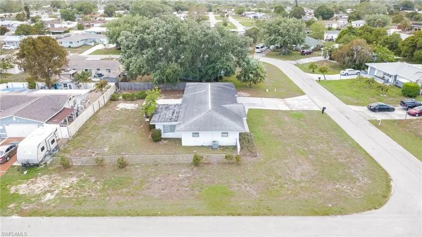 220 Punta Alta Ct, Lehigh Acres, Florida 33936
