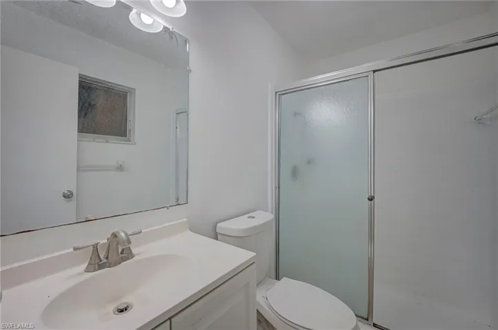 220 Punta Alta Ct, Lehigh Acres, Florida 33936