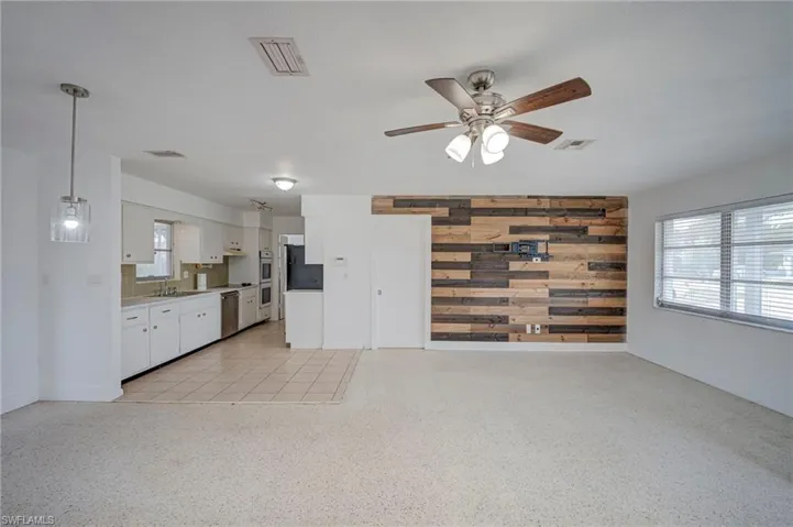 220 Punta Alta Ct, Lehigh Acres, Florida 33936