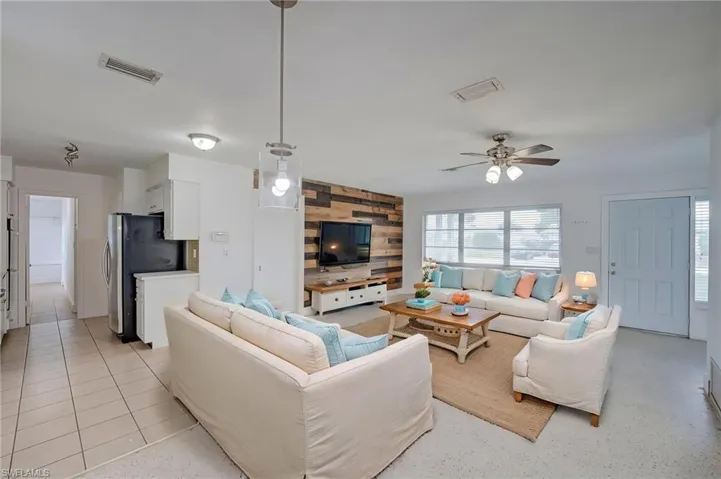 220 Punta Alta Ct, Lehigh Acres, Florida 33936