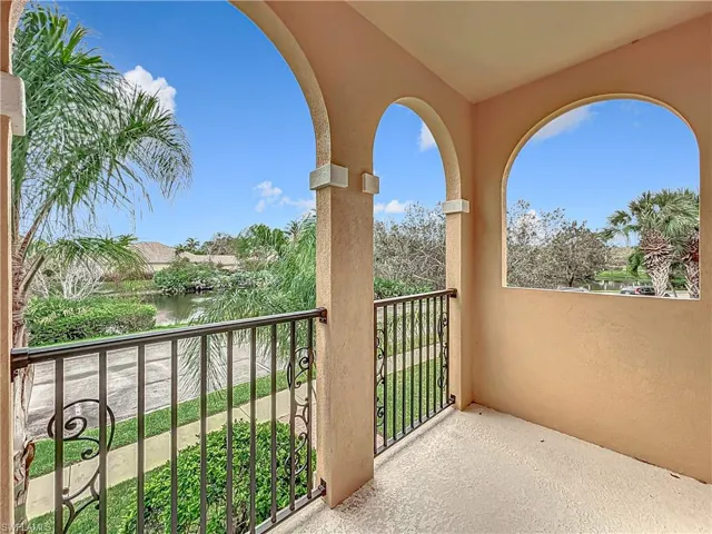 2nd floor suite with Juliet Balcony