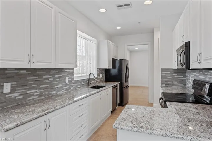 3950  Deer Crossing  CT, Naples, FL 34114