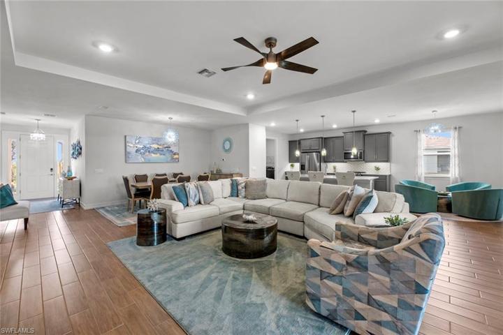 Light and bright OPEN FLOOR PLAN perfect for entertaining. New ceiling fan/light (October 2022)