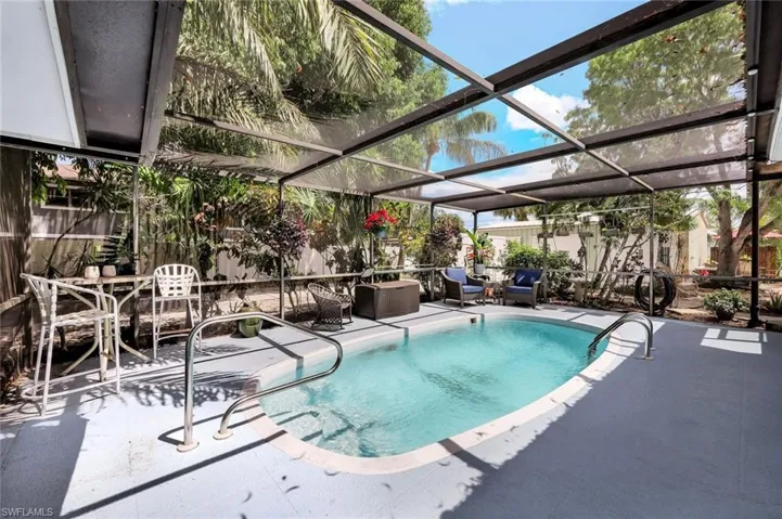 138  3rd St  , Naples, FL 34113