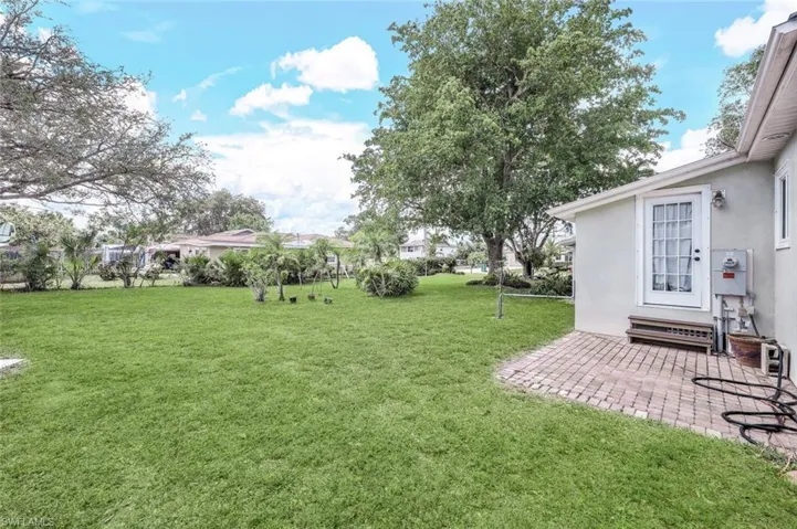 138  3rd St  , Naples, FL 34113