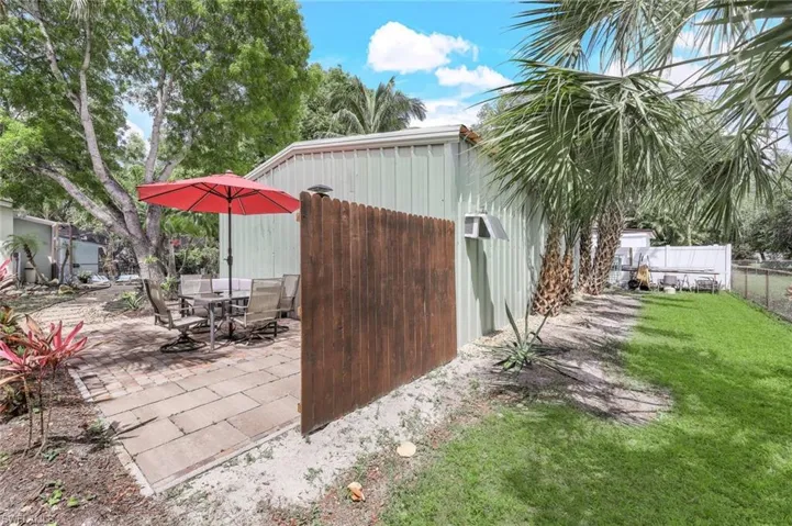 138  3rd St  , Naples, FL 34113