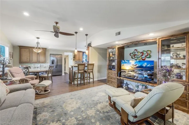 138  3rd St  , Naples, FL 34113