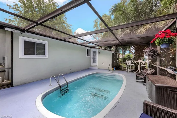 138  3rd St  , Naples, FL 34113