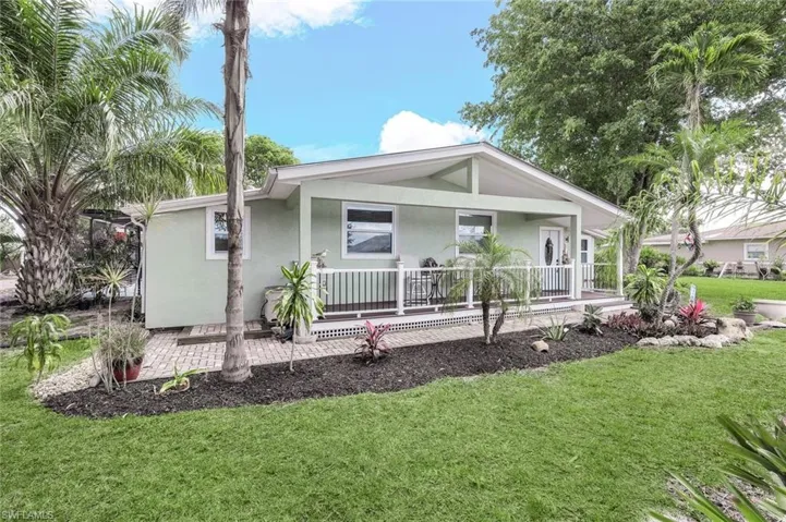 138  3rd St  , Naples, FL 34113