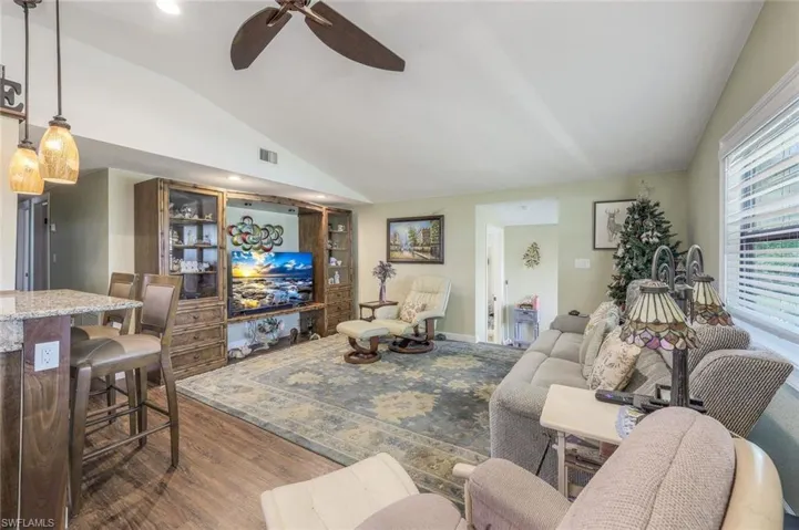 138  3rd St  , Naples, FL 34113