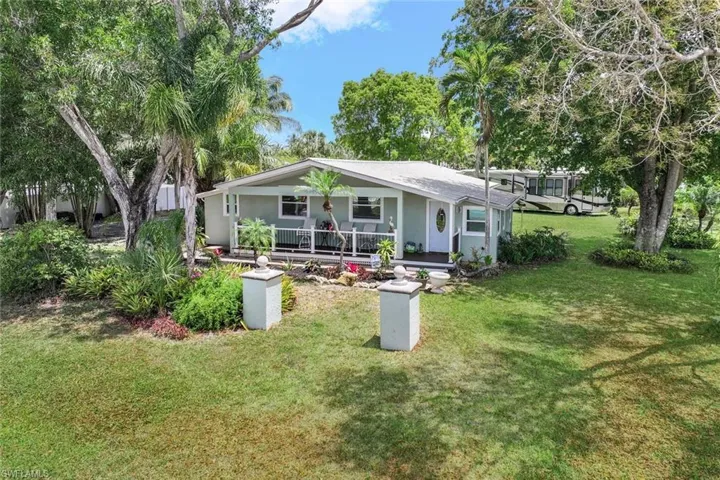 138  3rd St  , Naples, FL 34113