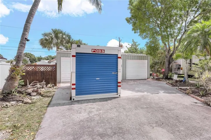 138  3rd St  , Naples, FL 34113