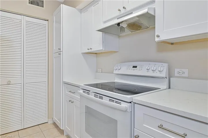 8920 Colonnades Ct E 514, Bonita Springs, Florida 34135
