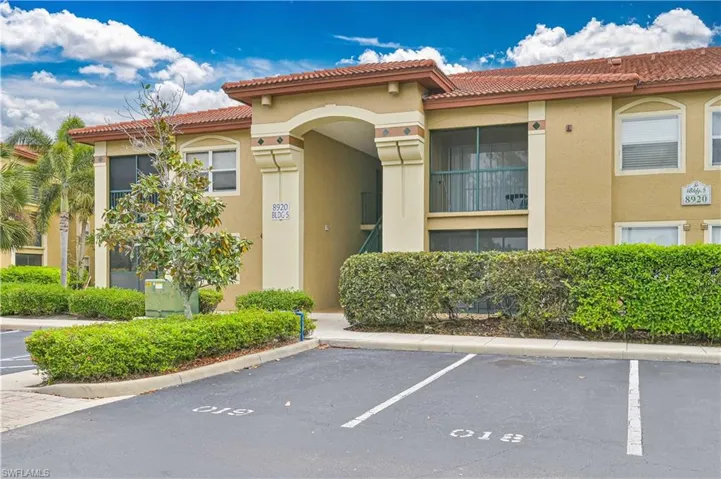 8920 Colonnades Ct E 514, Bonita Springs, Florida 34135