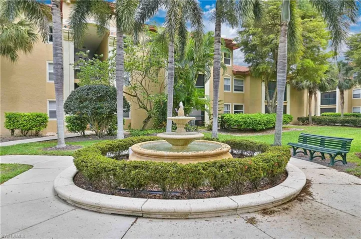 8920 Colonnades Ct E 514, Bonita Springs, Florida 34135