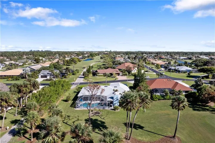 Birds eye view of property