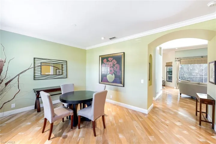 302  Sawgrass  CT, Naples, FL 34110