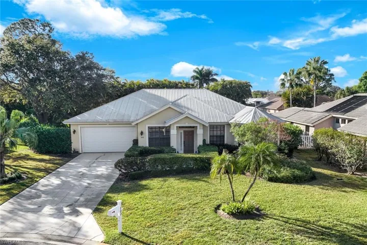 302  Sawgrass  CT, Naples, FL 34110
