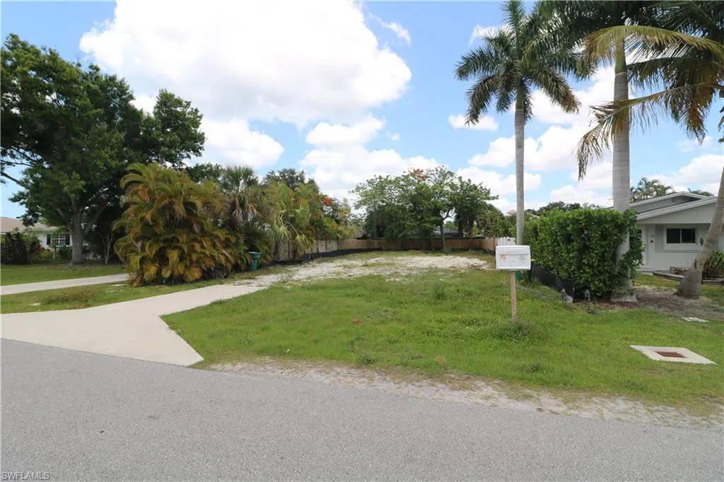 769 95th AVE, Naples, FL 34108,225061838