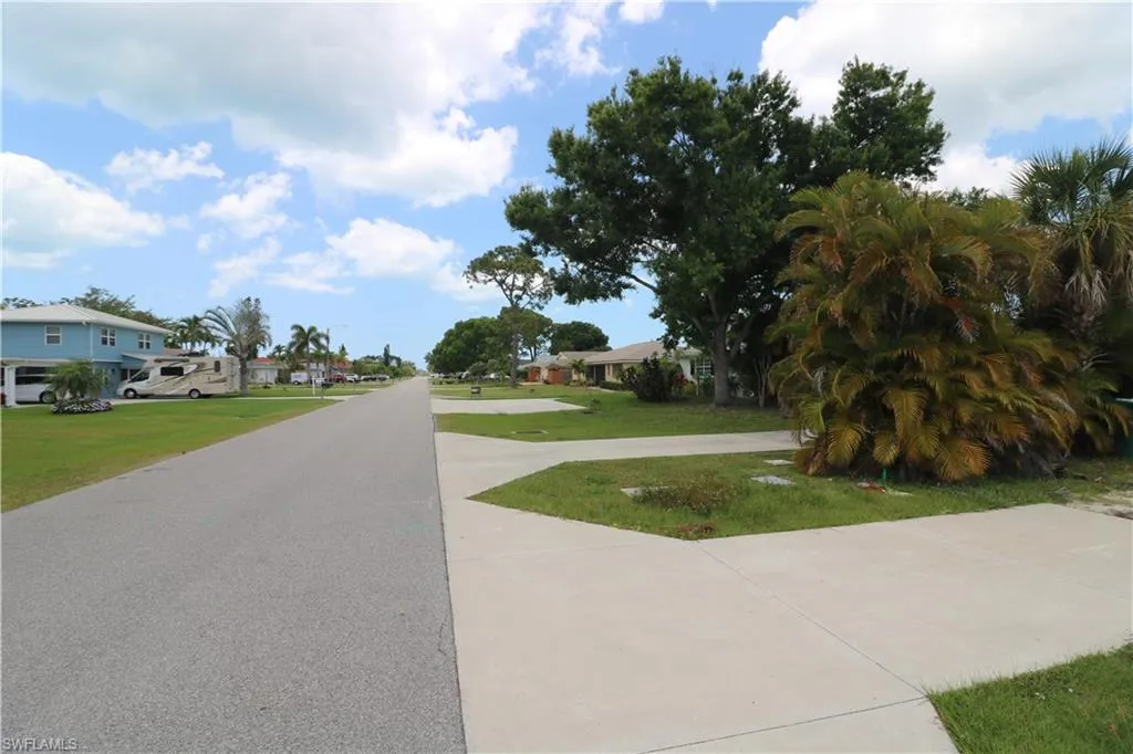 769 95th AVE, Naples, FL 34108,225061838