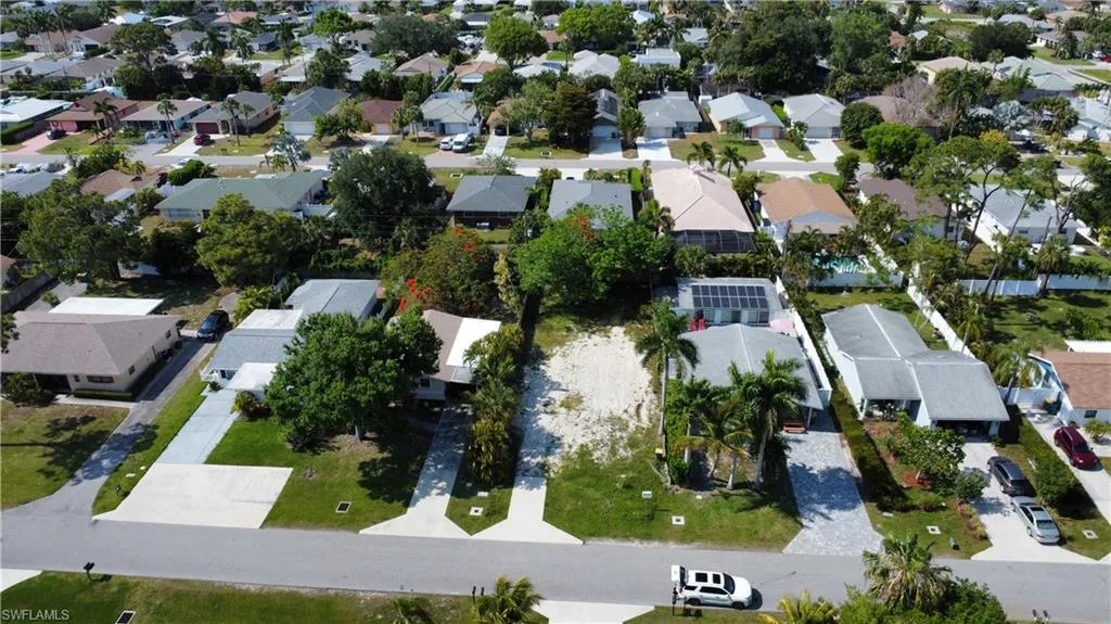 769 95th AVE, Naples, FL 34108,225061838