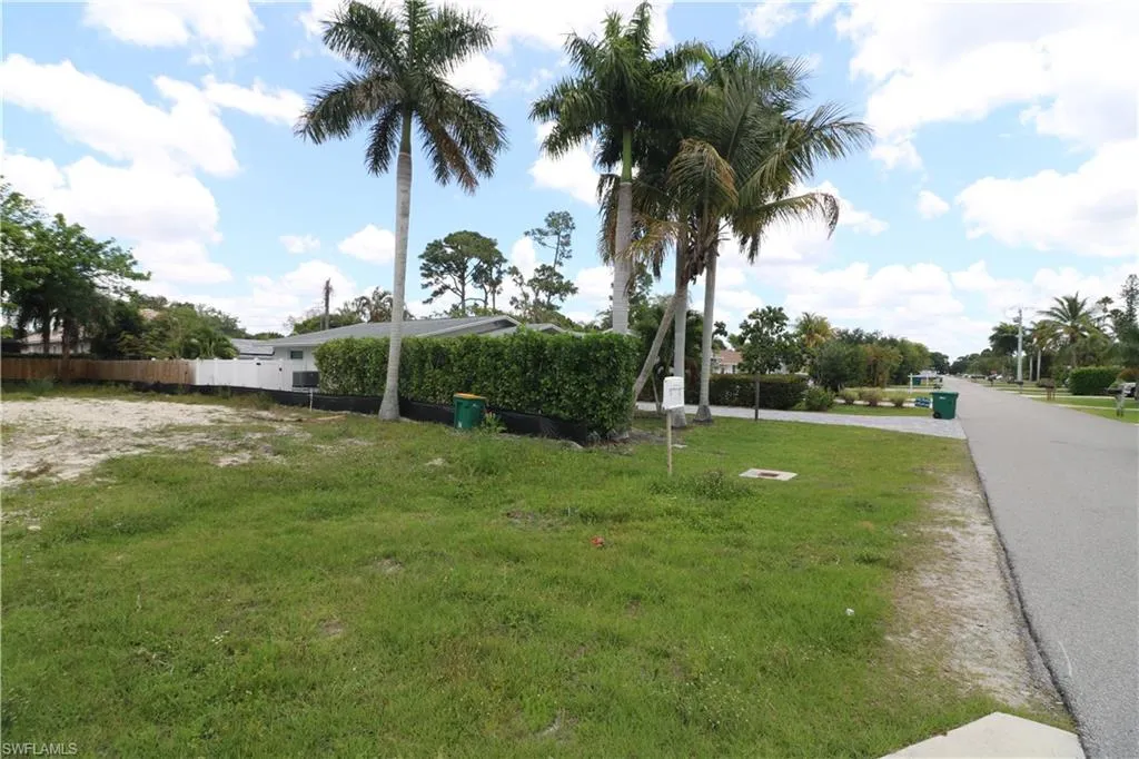 769 95th AVE, Naples, FL 34108,225061838