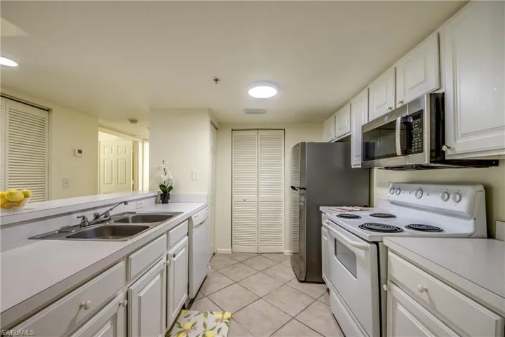 4149  Residence  DR, Fort Myers, FL 33901