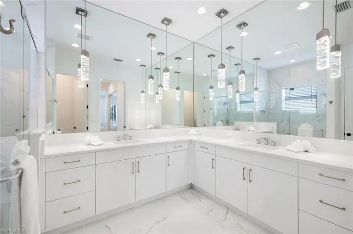 11322  Jacaranda  DR, Naples, FL 34120