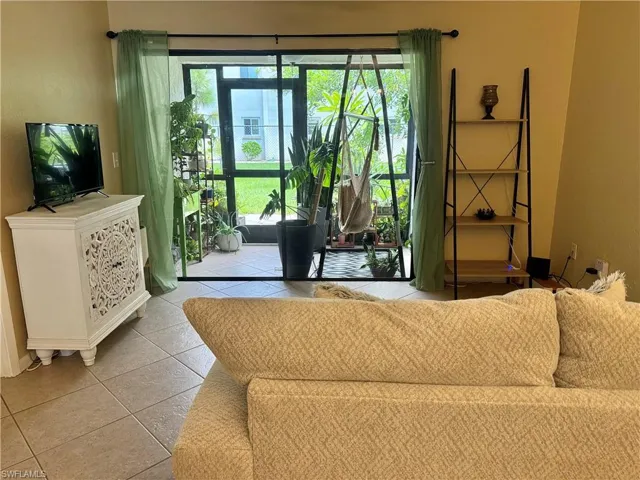 2135 Crystal Dr # 30, Fort Myers Fl 33907
