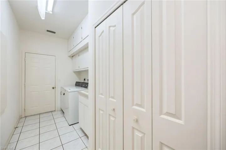 11223  Phoenix  WAY, Naples, FL 34119