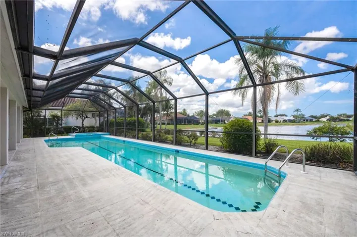 11223  Phoenix  WAY, Naples, FL 34119
