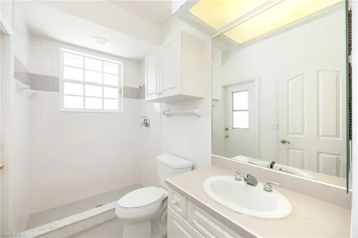 11223  Phoenix  WAY, Naples, FL 34119