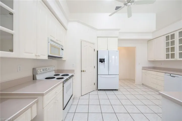 11223  Phoenix  WAY, Naples, FL 34119