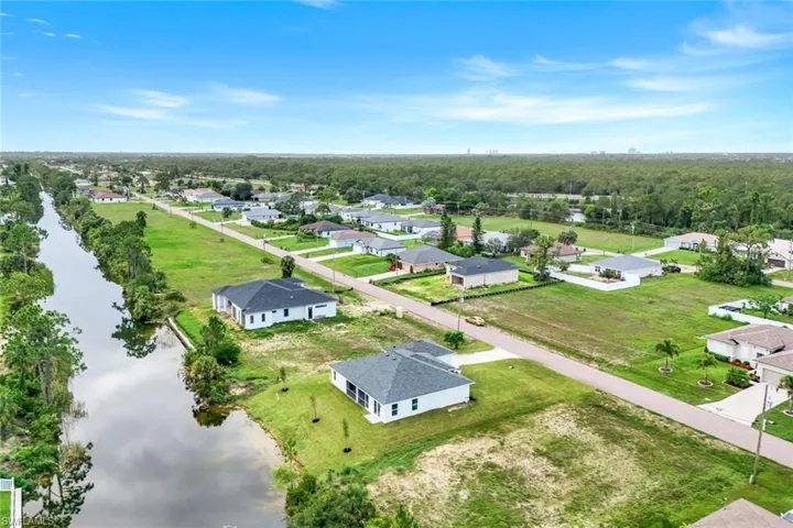 navigable canal/canal navegable