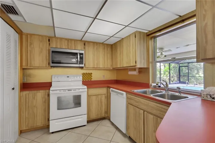 1890 Coral Point Dr, Cape Coral, Florida 33990