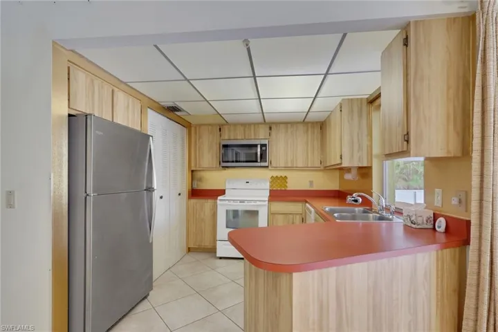 1890 Coral Point Dr, Cape Coral, Florida 33990