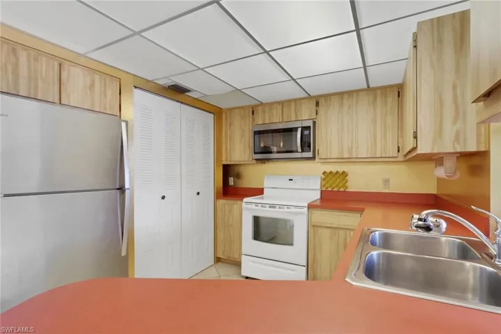 1890 Coral Point Dr, Cape Coral, Florida 33990