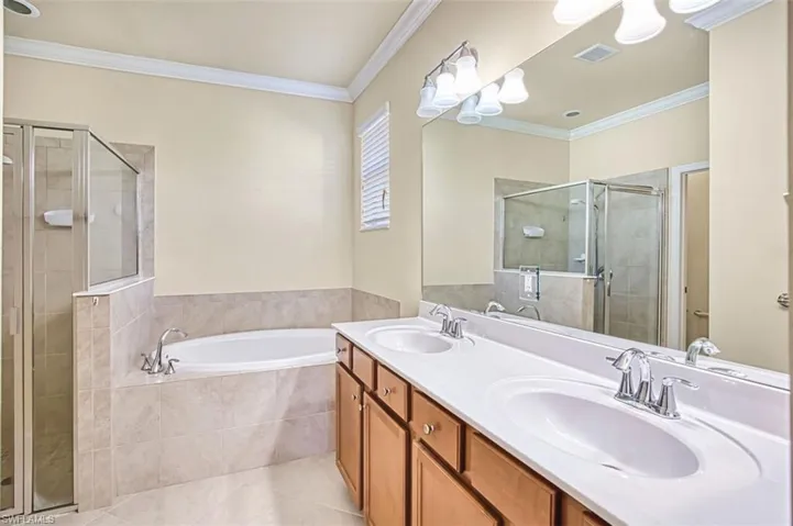 3576 Dandolo Cir, Cape Coral, Florida 33909