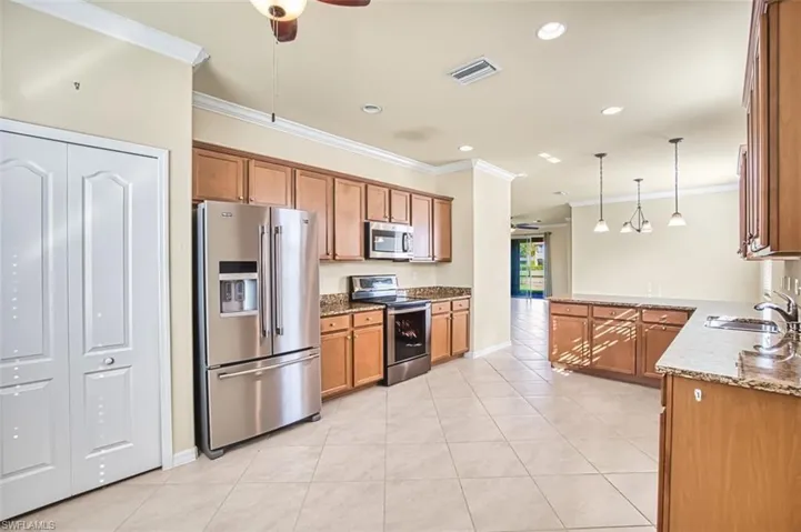 3576 Dandolo Cir, Cape Coral, Florida 33909