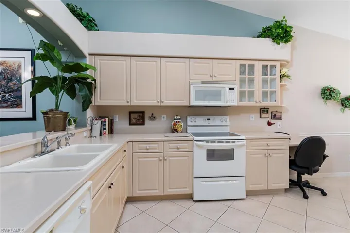 8160  Tauren  CT, Naples, FL 34119