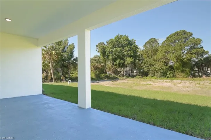703  Washington  AVE, Lehigh Acres, FL 33972
